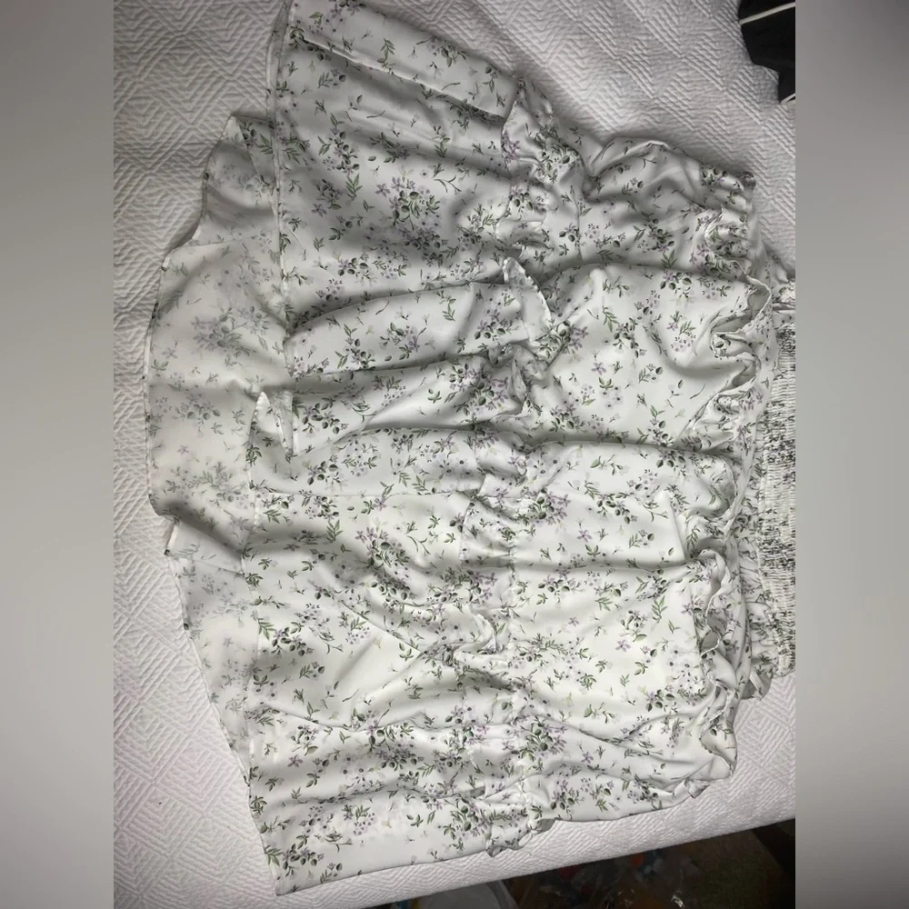 Antonio Melani Smocked Floral Ruffle Tiered Dress. Size 10 - Picture 8 of 9